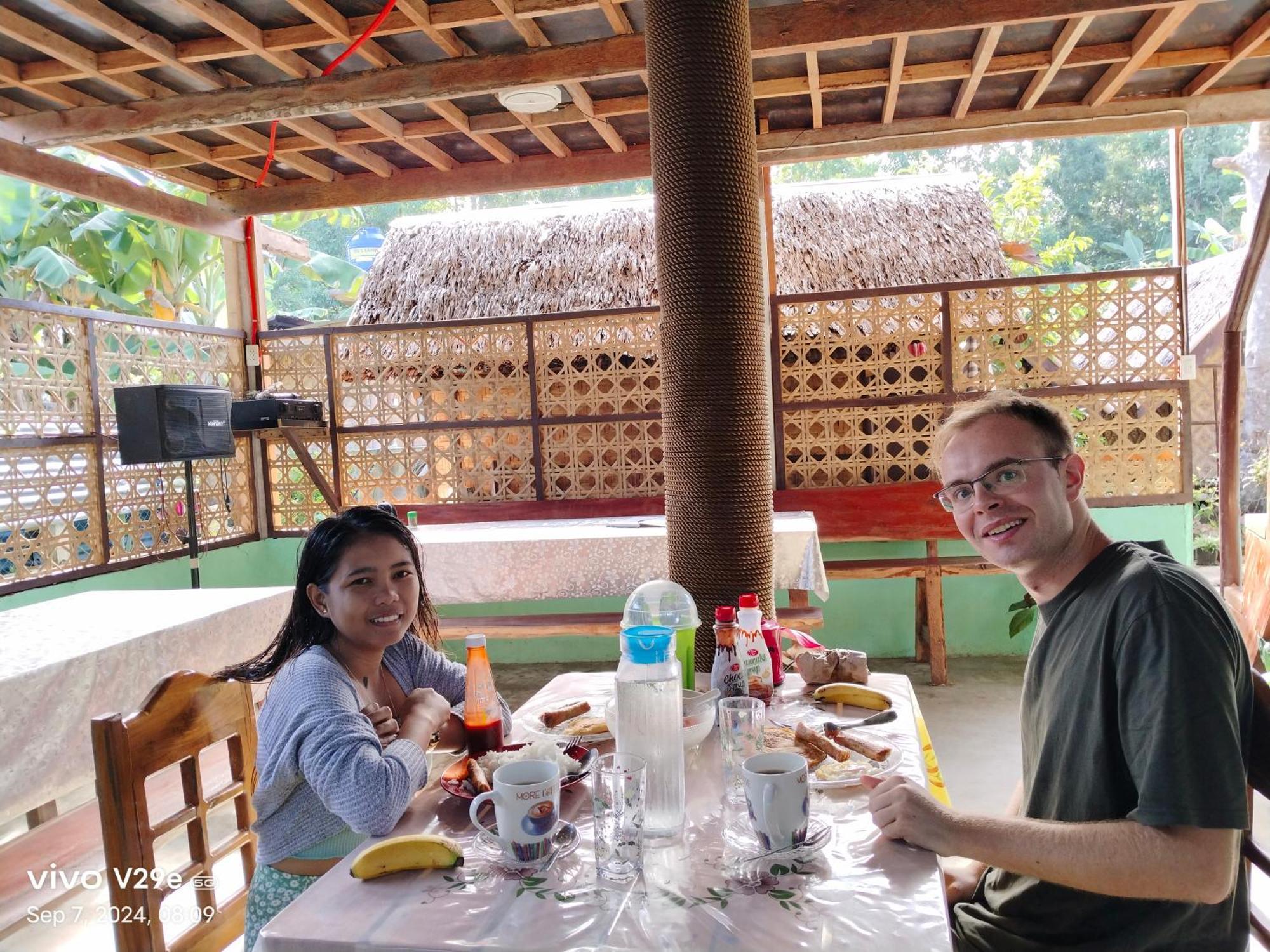 Lhoyjean Garden Hostel Batuan Exterior foto